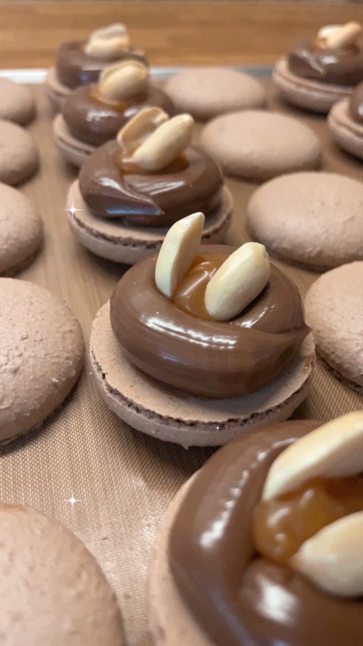 Snickers macaron flavour by Almond