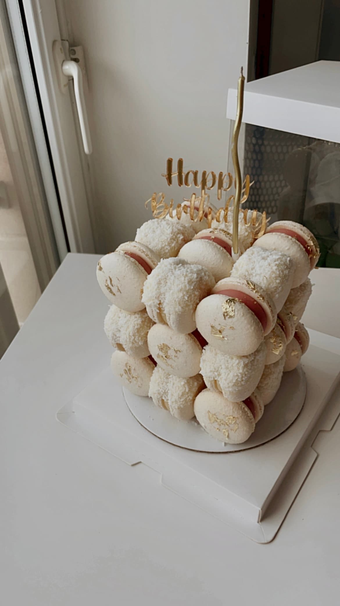 Macaron cube cake